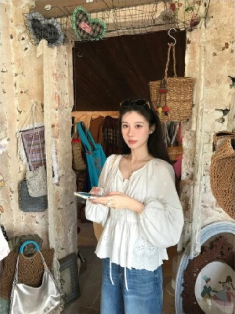 Otoño nuevo francés elegante dulce blusa de oficina mujeres cintura bordada ceñida con cuello en V camisas de manga larga con botones ajustadas Tops