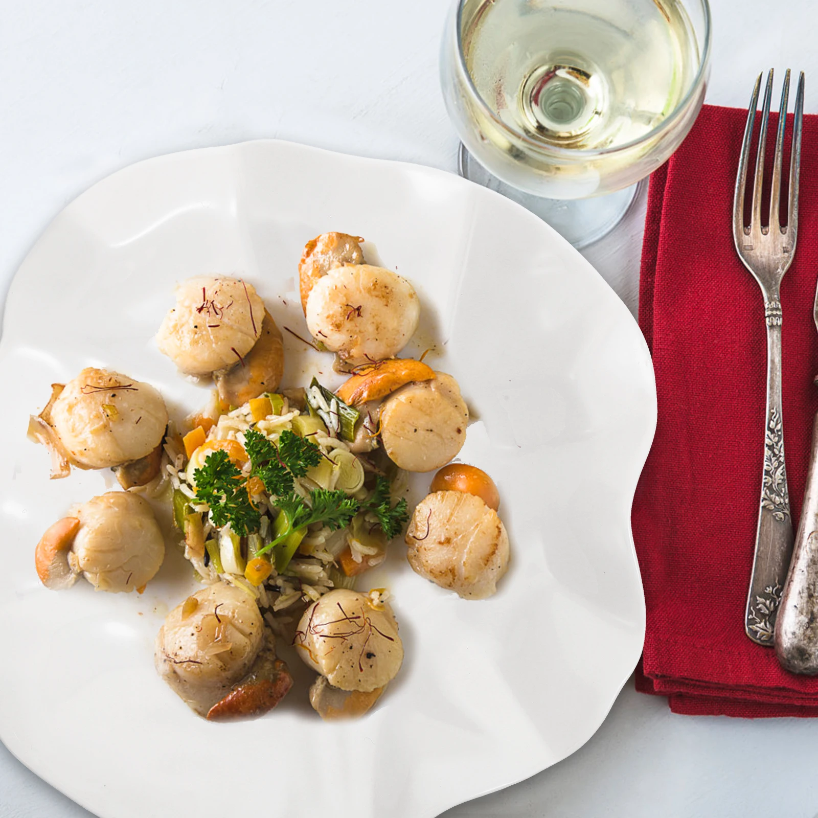 

1Pcs Irregular Fold Ceramic Food Tray Small Size Creative Home Serving Plate Chic Kitchen Tableware Food Display