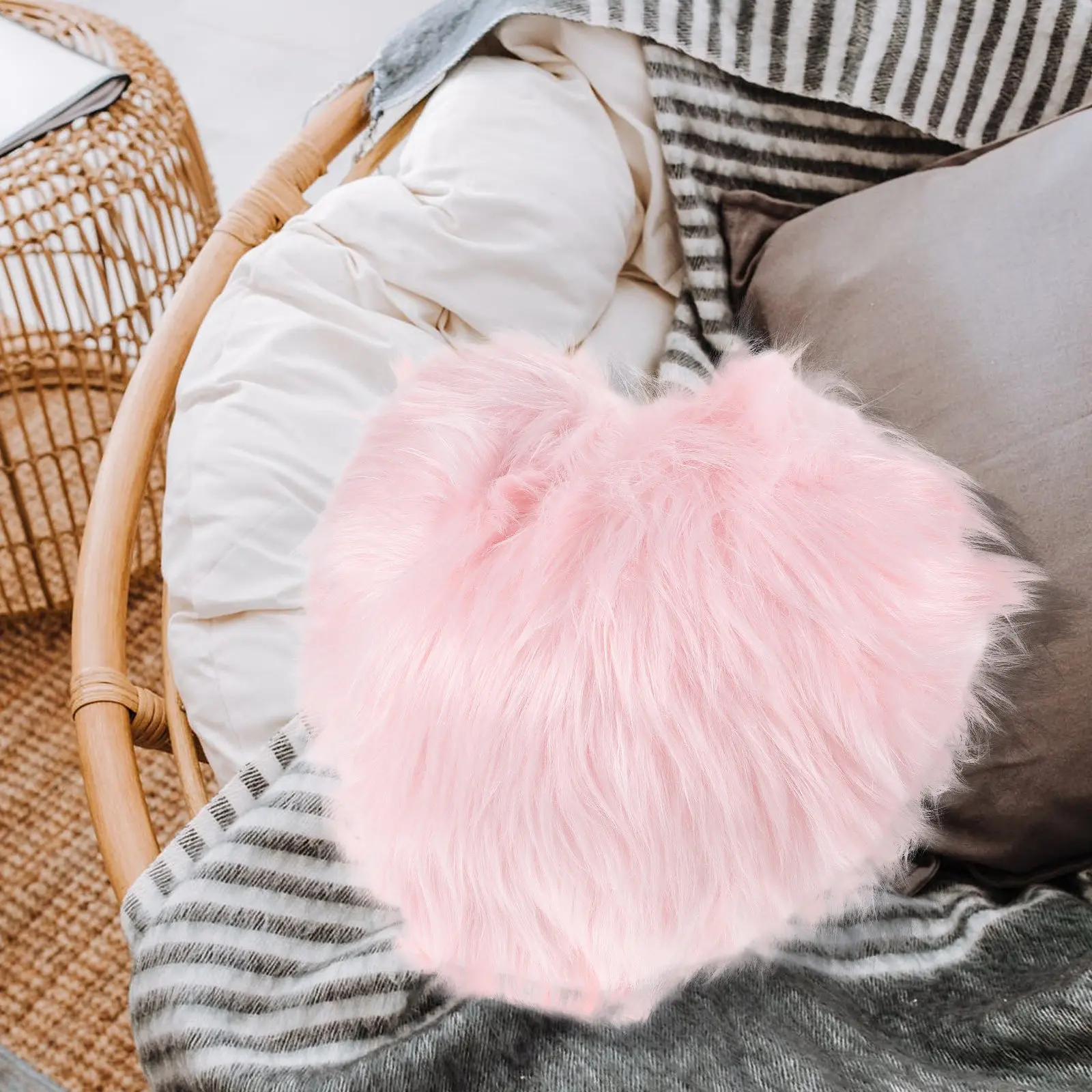 

Heart Shaped Pillow Soft Comfortable Decorative Throw Pillow for Couch Sofa Bedroom Car Office Bed Hugging Cushion Home Decor