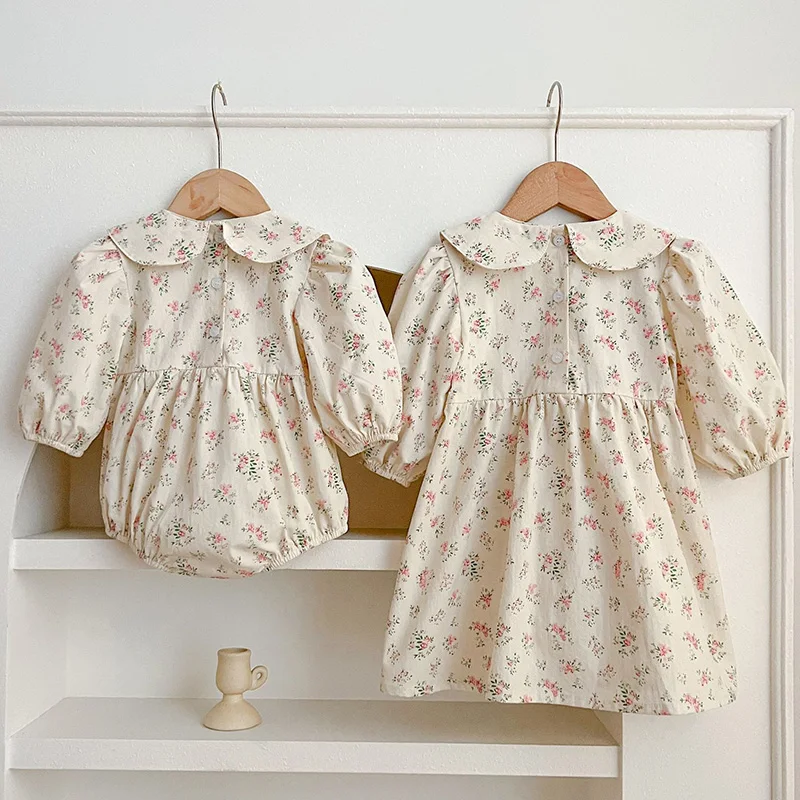 Autumn Sisters Clothes Vintage Floral Embroidery Baby Romper Winter Cotton Infant Bodysuit Princess Girls Sister Family Dress