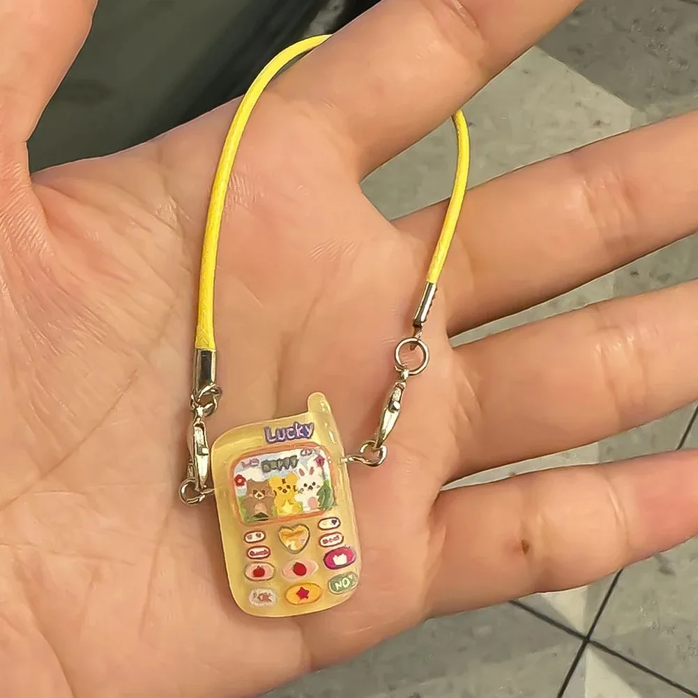 زخرفة قلادة صغيرة للهاتف المحمول لـ 15-17 سنتيمتر Labubu-إكسسوار بيت الدمى اللطيف وهدية زوجين حلوة لدمى الكرتون
