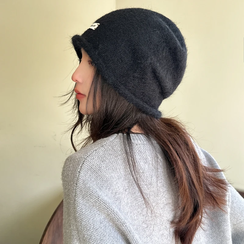 2024 Letter label pile cap women\'s winter plush warm ear protection cold hat casual white plain big head basin cap