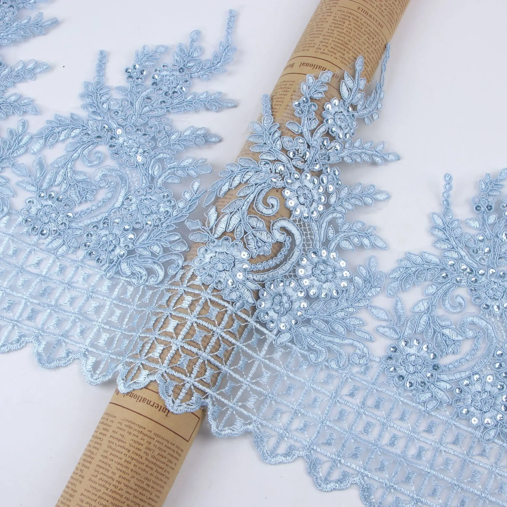 1 jard niebieskiej cekinowej tkaniny kwiatowej Venise Venice Mesh Lace Trim Applique Sewing Craft for Wedding Dec. 31cm szerokości