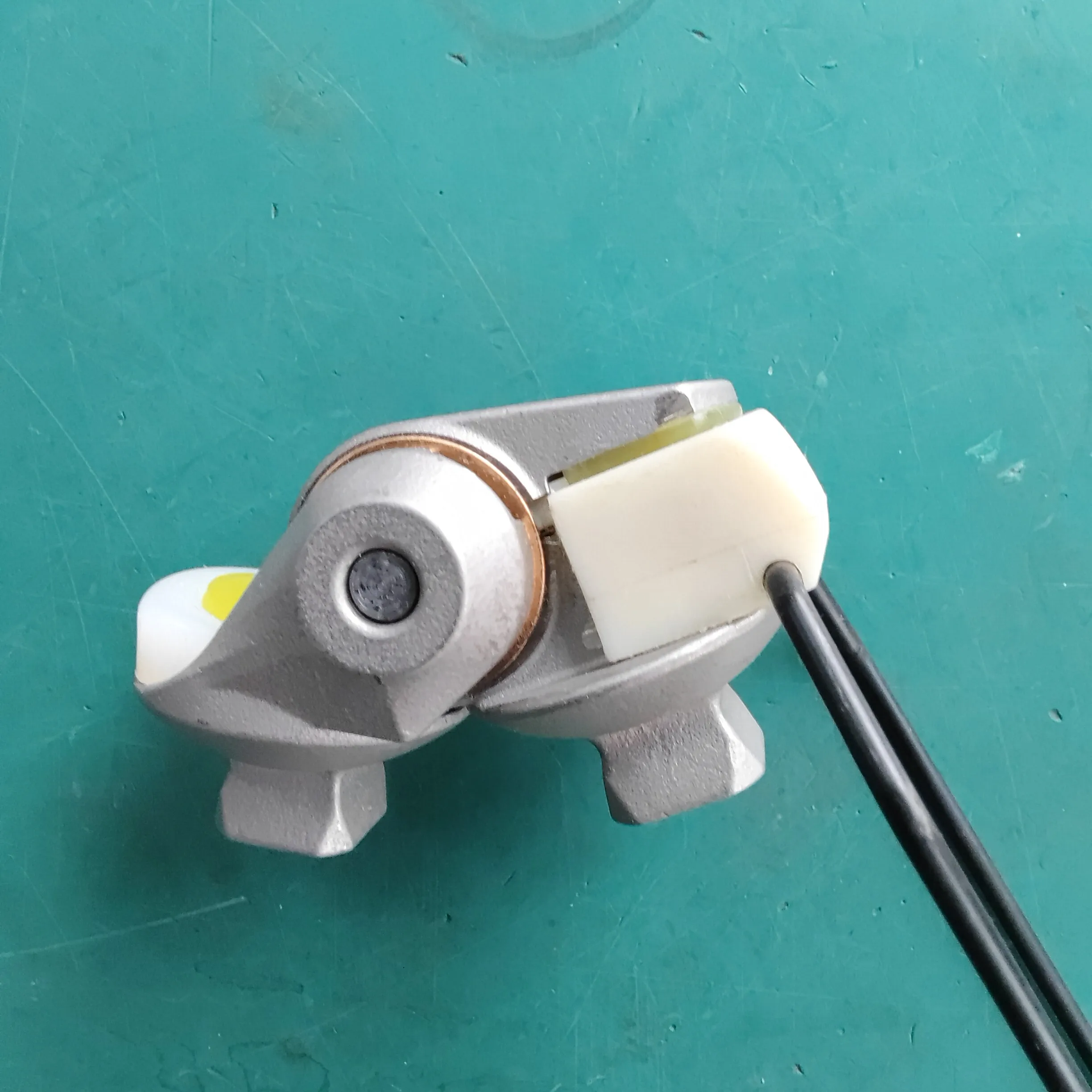 Adjustable Friction Knee Joint Prosthesis Made of Stainless Steel Prosthetic Components Adjustable Walking Speed for Greater