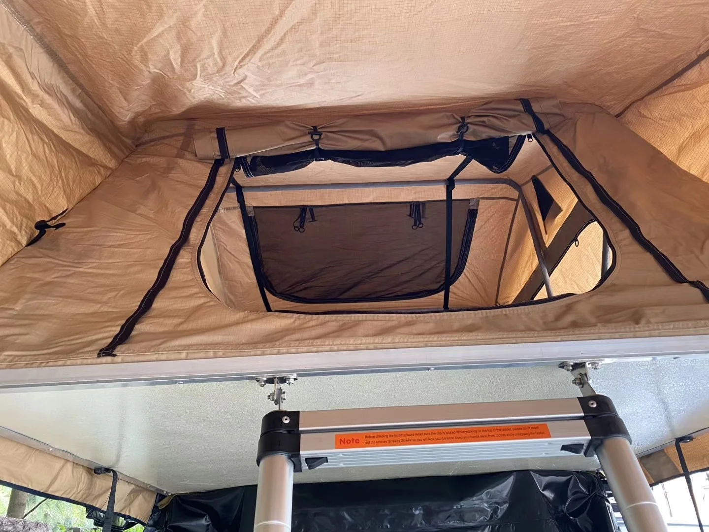 

Canvas RTT Roof Top Tent for Sleeping on Car Top 2 to 3 People on Roof Rack New Design Tray Tent Water Proof Trailer Tent