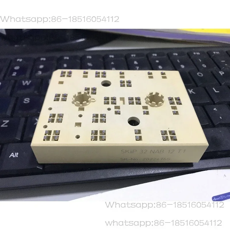 SKIIP32NAB12T1 power module, disassembled parts