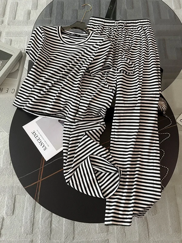 

Fashionable Stripe Sportswear Set for Women Short Sleeve Wide Leg Pants Two Piece Casual Summer Outfit Slimming Effect
