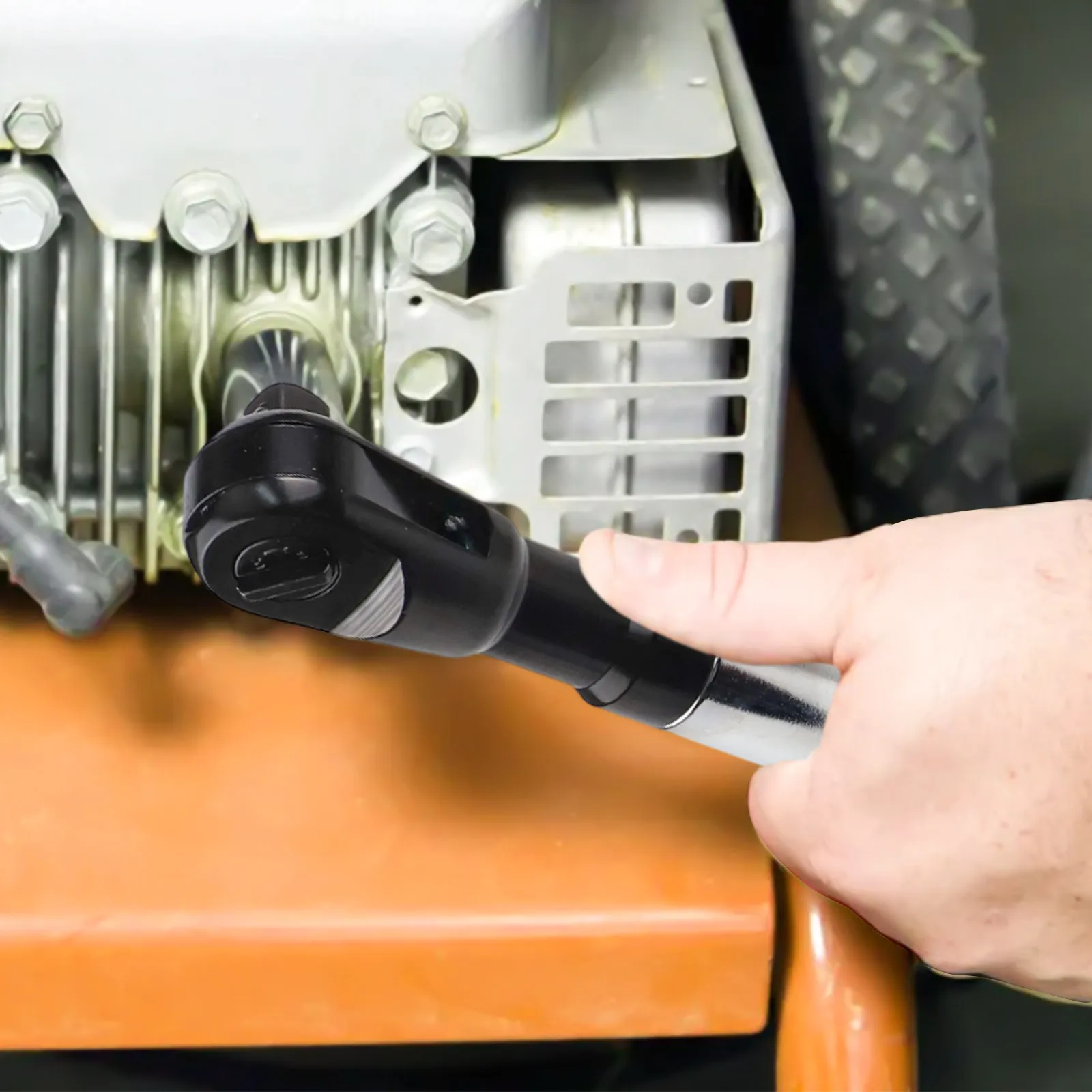 

Высокомоментный автоматический ручной гайковерт для работы в ограниченном пространстве, 435*30 мм, с нескользящей рукояткой и вибропоглощением