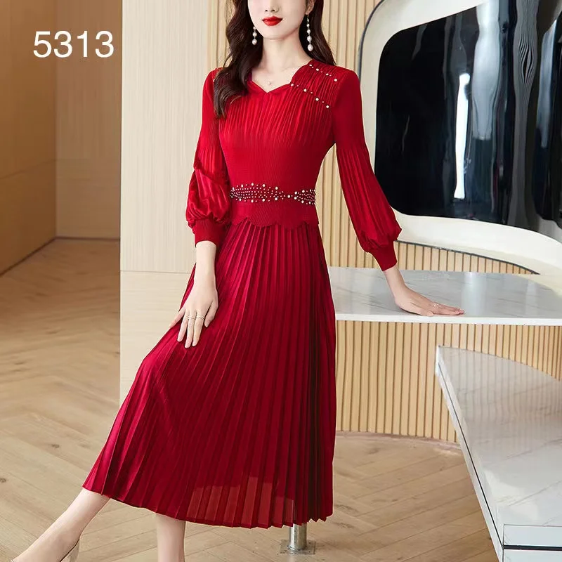 Mike Pleated Dress 2024 New Long sleeved Bubble Sleeves with Diamond A-line Skirt Women's Loose Large Size Slimming Dress