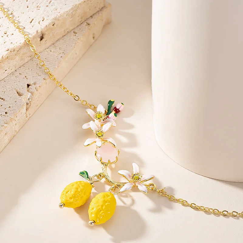 Fashionable, sweet and exquisite enamel lemon flower clavicle chain for women, light and luxurious temperament necklace