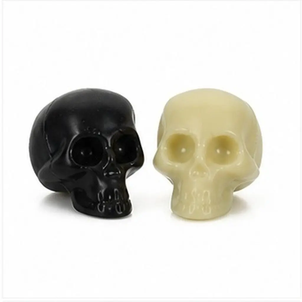 30Pcs Mini Plastic Skulls Realistic Halloween Skull Decoration Haunted Scary Party Photo Props Mini Skulls for Halloween
