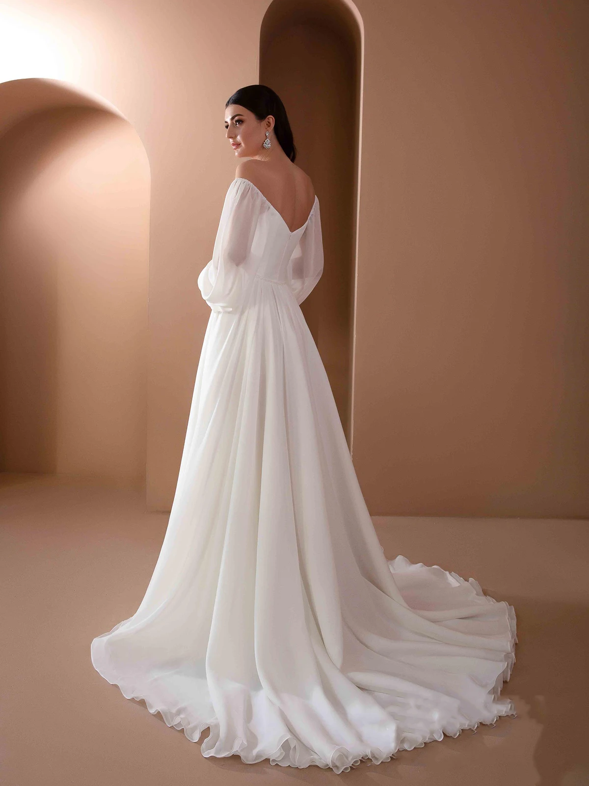 Abito da sposa in Chiffon increspato con spalle scoperte semplice spiaggia pieghettata 2021 abito da sposa a maniche lunghe a sbuffo senza schienale economico 10144