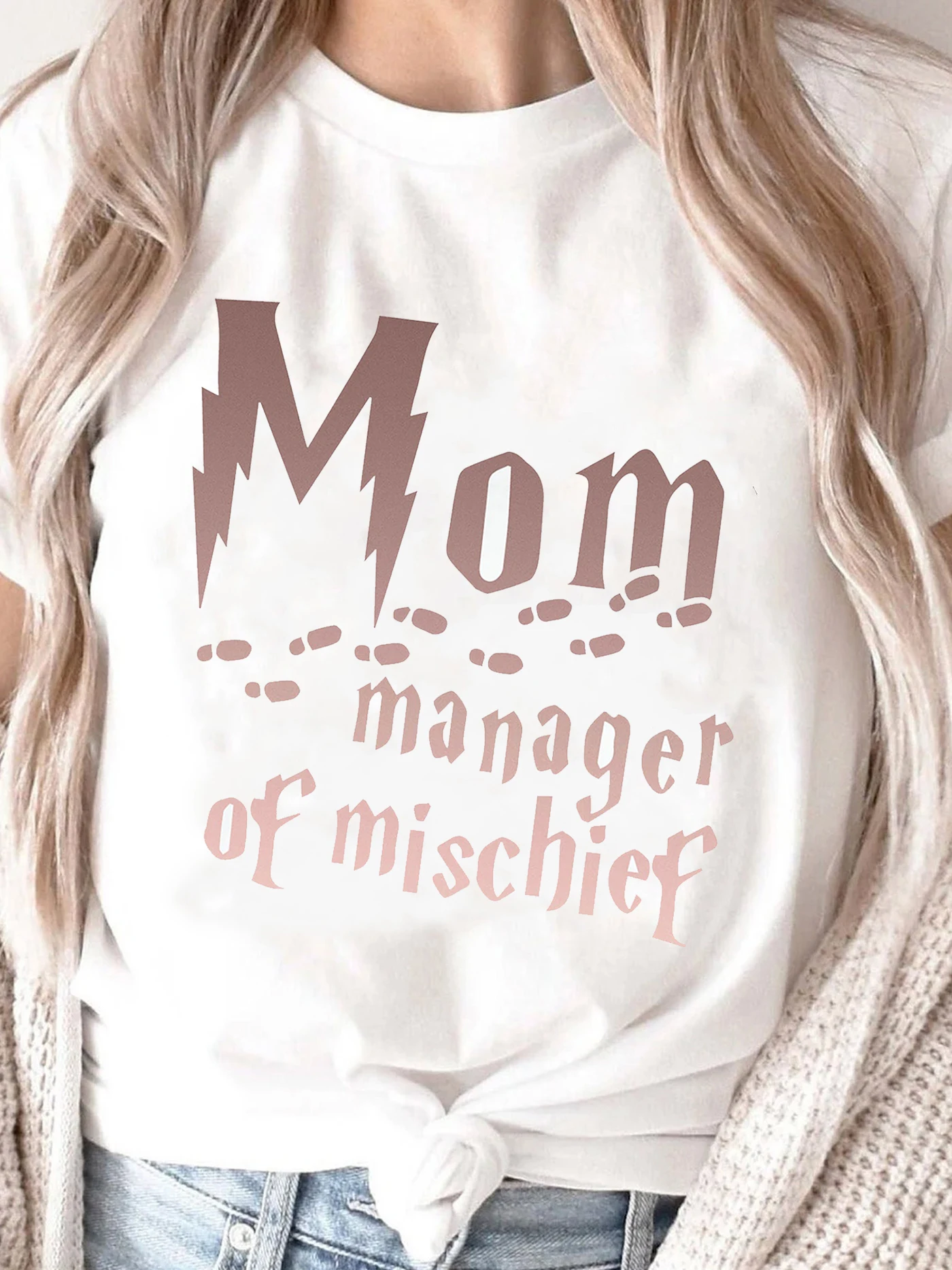 

Mom Manager Of Mischief Print T-Shirt - Women's Short Sleeve Casual Top for Spring & Summer