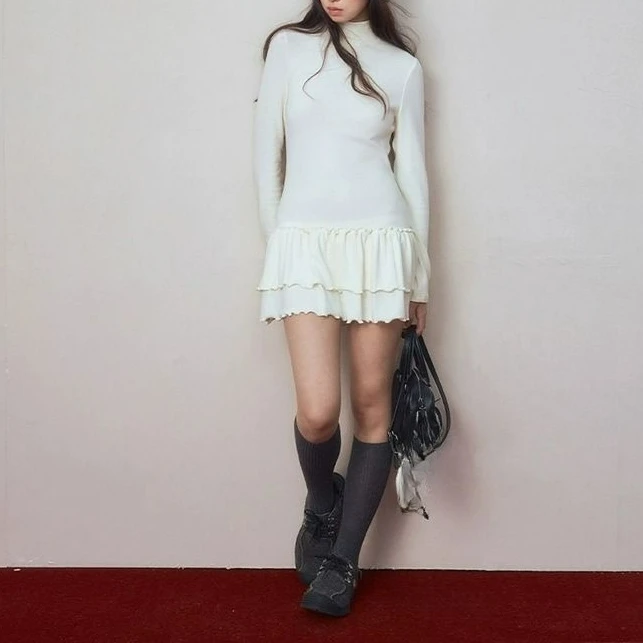 Abito t-shirt a maniche lunghe slim fit con collo alto per donna Abiti con volant a strati con base a strati di nuovo stile