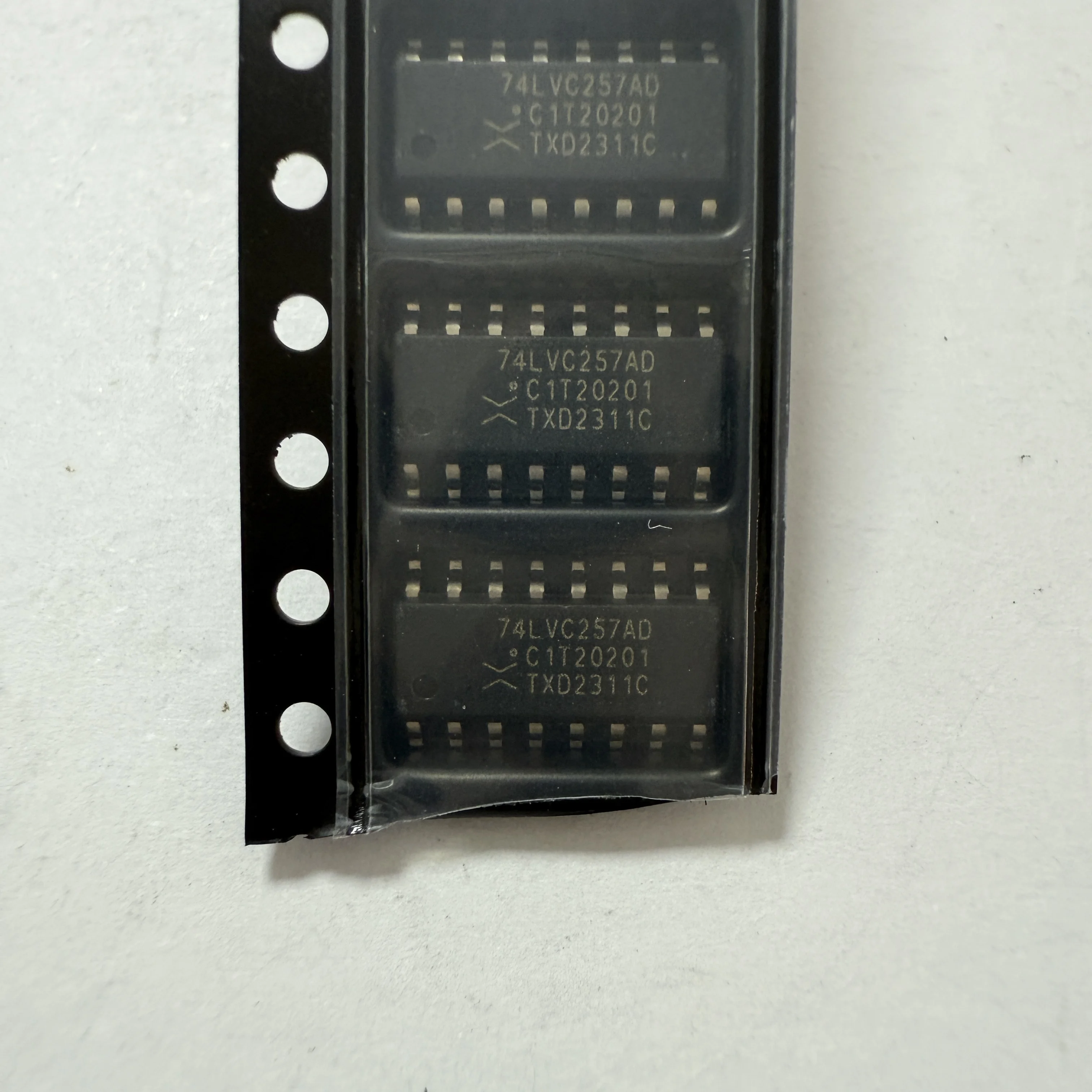 25 pièces/lot 74LVC257AD,118 (CI logiques)