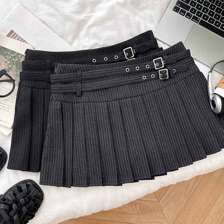 Women's Black Gothic Pleated Mini Skirt Korean Style Vintage Harajuku Y2K Gyaru Striped Skirt Preppy Style A-Line Skirt Summer
