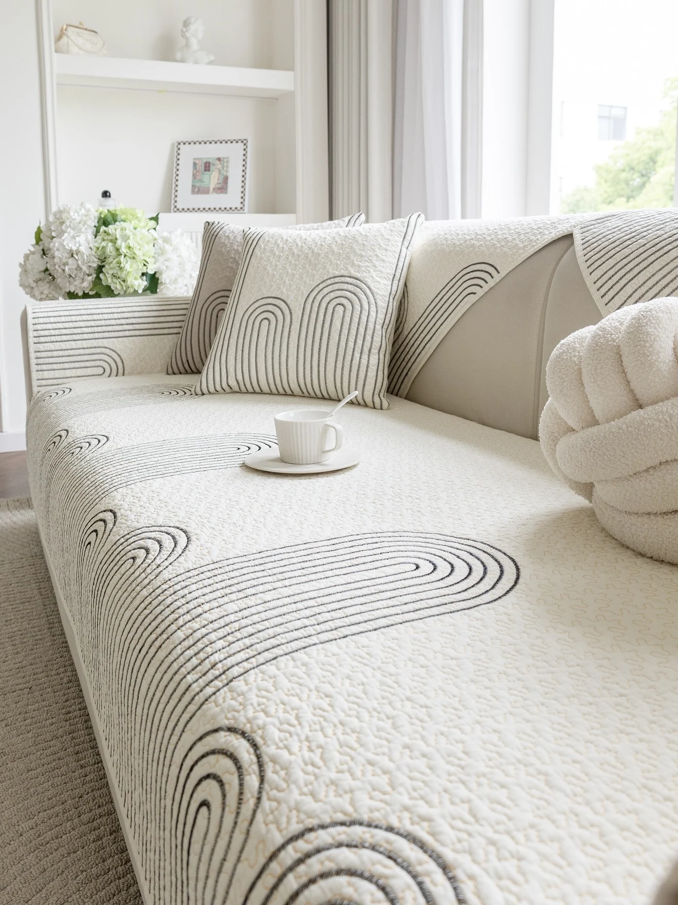 

Простая хлопковая накидка на диван кремового цвета, универсальная для всех сезонов, противоскользящая, новинка 2026 года, высококачественный чехол для дивана, дышащий, износостойкий.