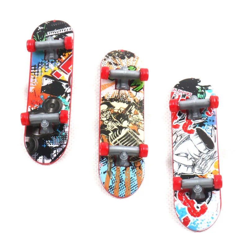 Mini tavole da dito in plastica Set giocattoli sportivi da dito professionali Kit di giocattoli da skateboard da collezione per bambini Bomboniera casuale