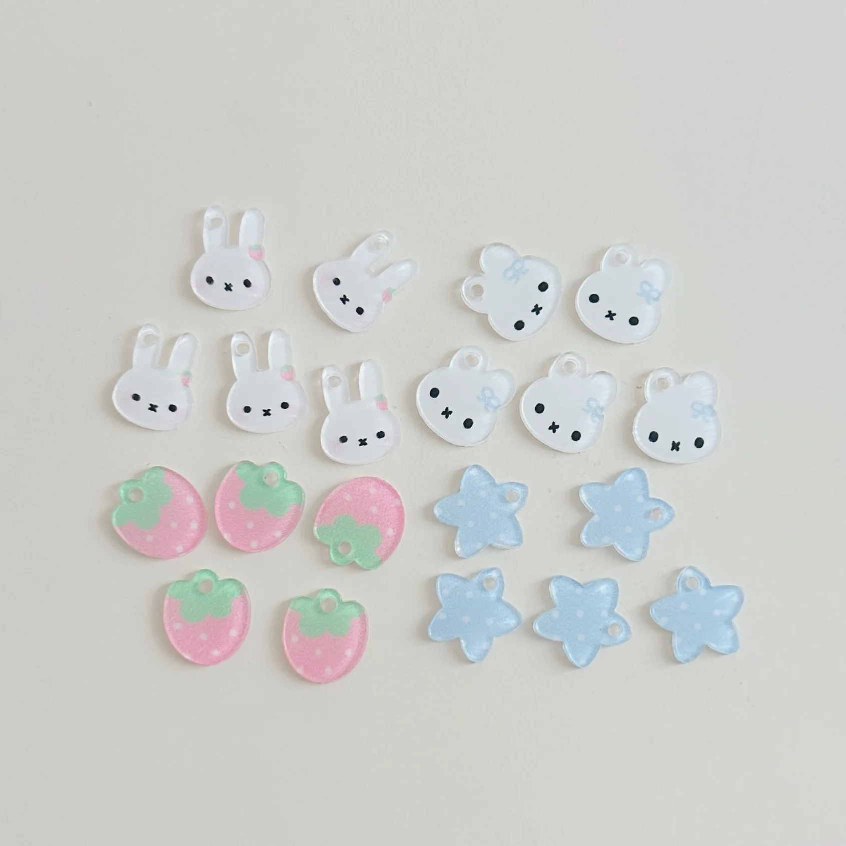 60pcs/lot Strawberry Duoduo Rabbit Acrylic Accessories Cute DIY Handmade Mobile Phone Shell Material Package Cartoon Patch Shoe