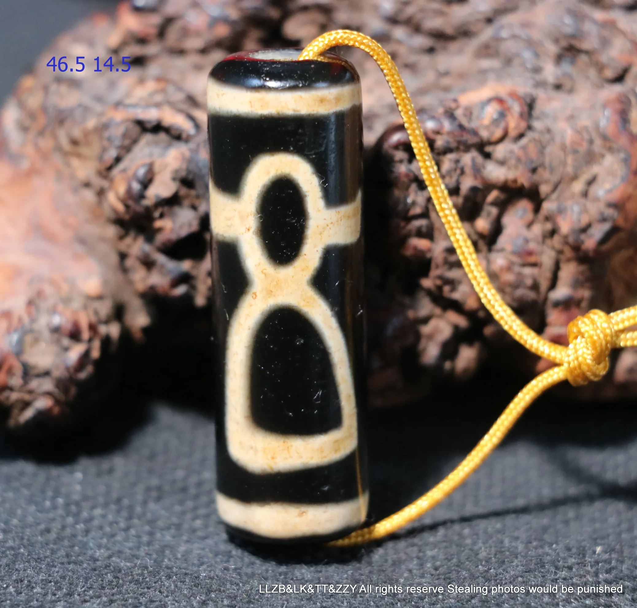 Magic Power Energy Tibetan Old Agate 2 Wealth God Figures Drum Shape dZi Bead Amulet Pendant Talisman UPD220819A15