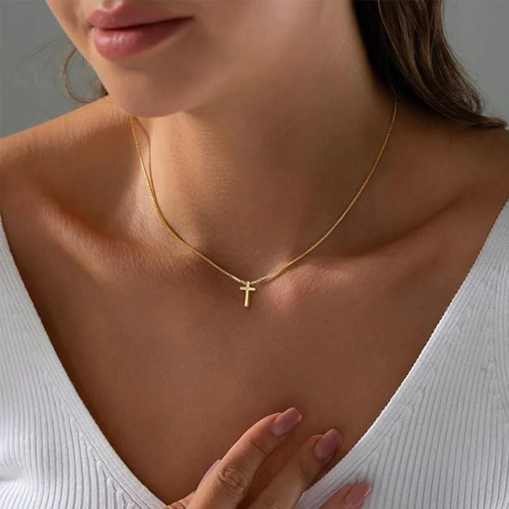 Ladies' Stainless Steel Exquisite and Compact Cross, European and American Pendant, Collarbone Chain, Versatile Accessory Gift