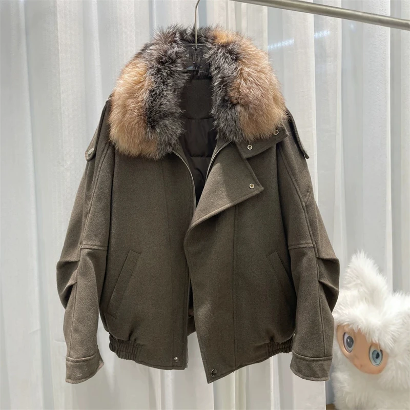 Women'sNew Winter Mid-Length DownJacket Stylish Loose and Extra-Warm WhiteDuck Down CoatFeaturing a Large Natural Fox Fur Collar