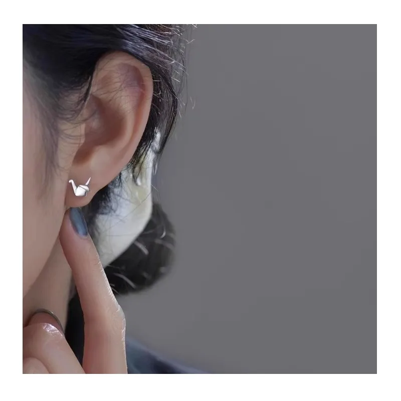 

Simple and Small, National Style, Paper Crane Stud Earrings, Women's Niche Design Sense, Unique Earrings, New Autumn and Winter