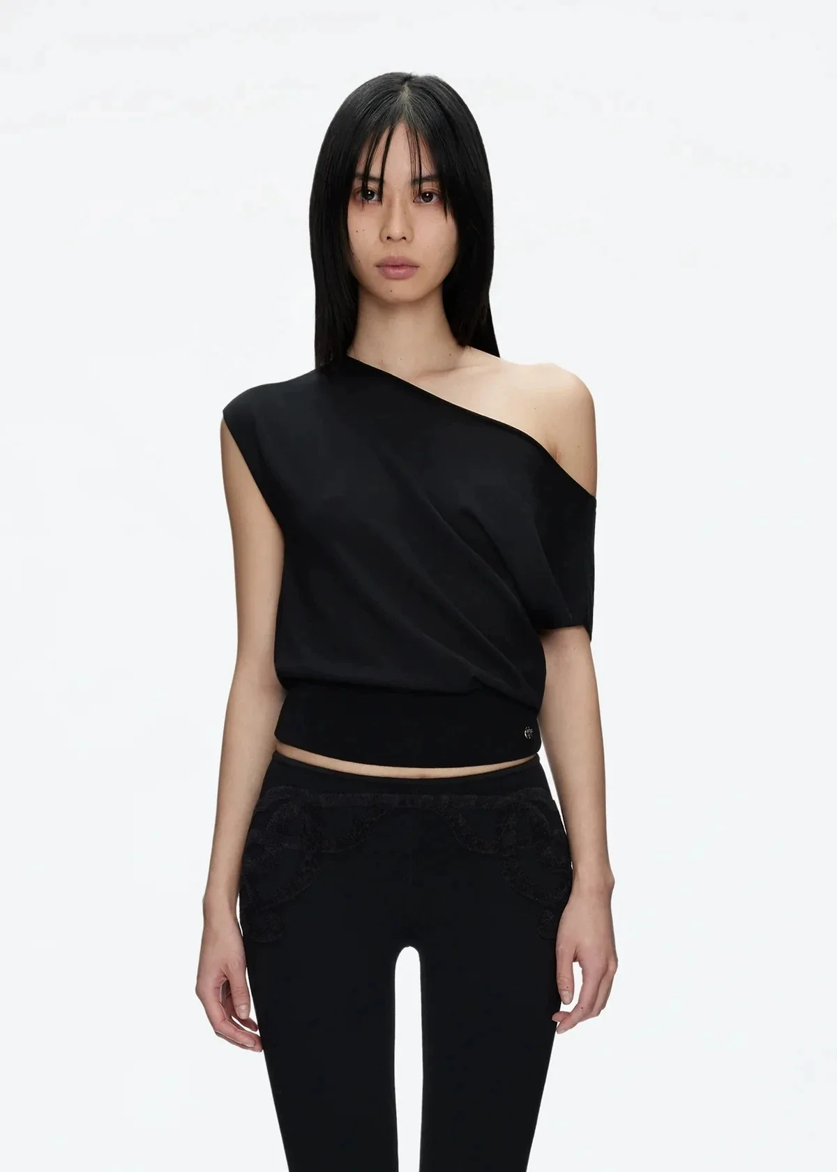 

Tankar Black Off-shoulder Short Sleeve Short Off-shoulder Top Lightweight Knitted T-shirt Versatile Temperament