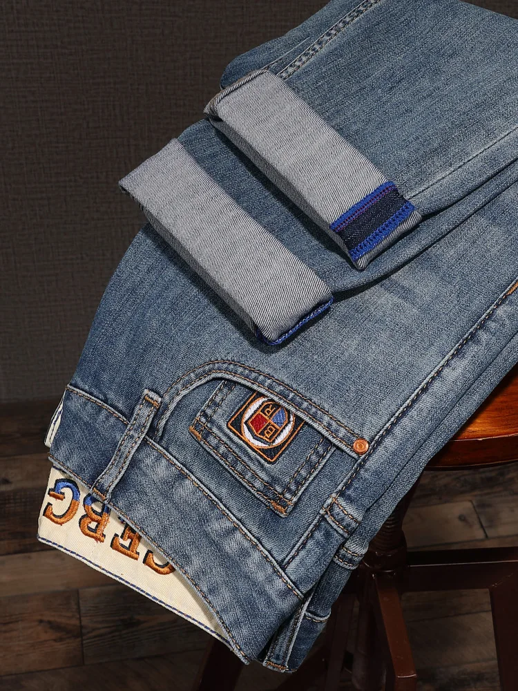 الراقية الصيف رقيقة الجينز Men20252023 الاتجاه المطرزة مستقيم عارضة السراويل الطويلة الفاخرة