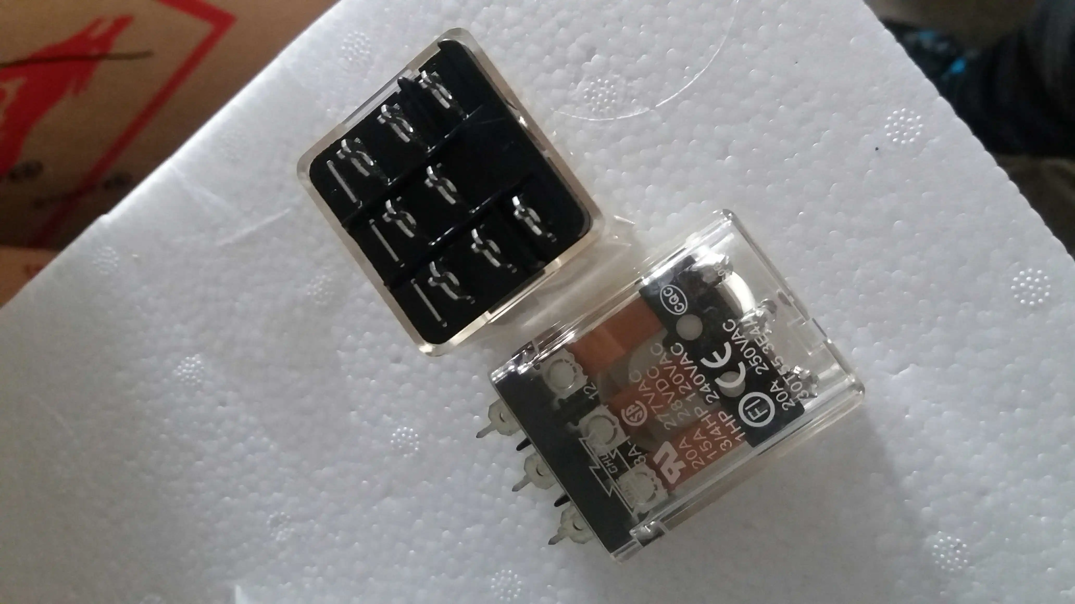 

735-3A-F-C-T-12VDC () 10PCS