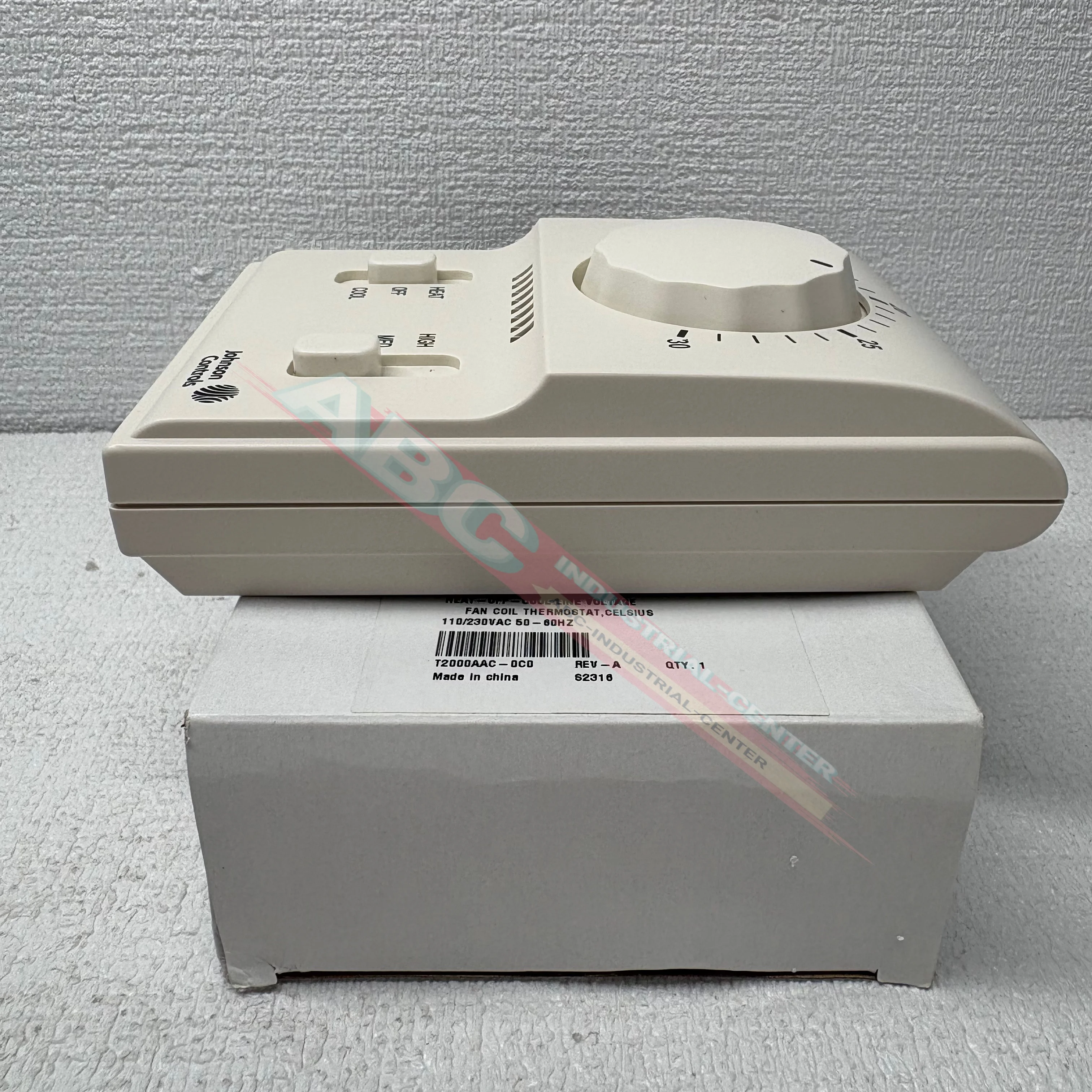 T2000AAC-0C0 Temperature Controller Switch  100%NEW