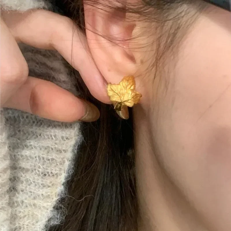 Exquisite unique and elegant earring hoop New in Chinese style retro brushed maple leaf earrings for women party jewelry