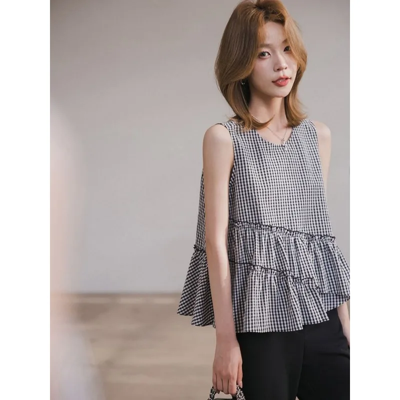 

Women's Black and White Gingham Sleeveless Blouse Asymmetric Ruffle Hem Casual Top