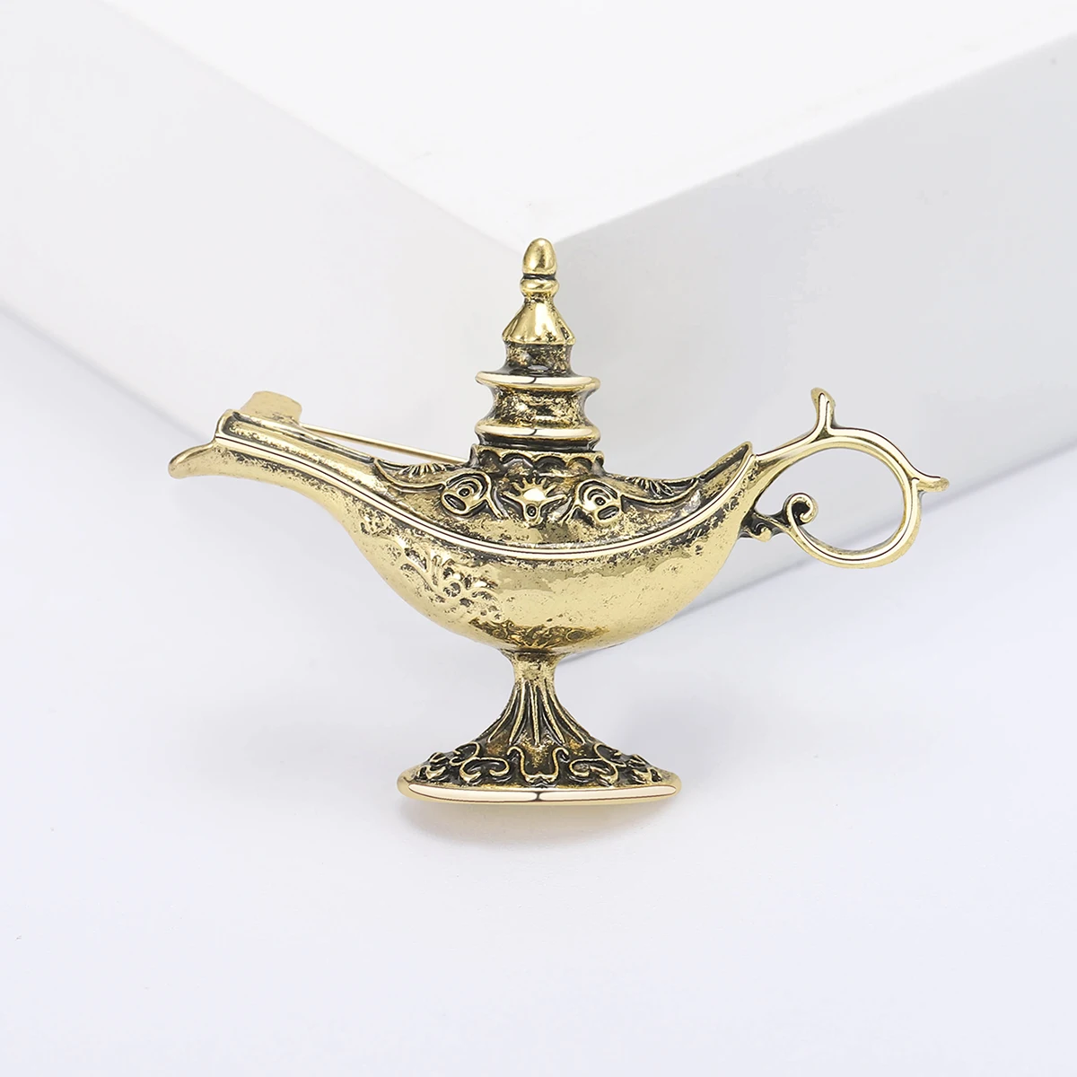 Enamel Aladdin Lamp Brooches for Women Unisex Pot Pins Event Party Backpack Decoration Clothes Accessories