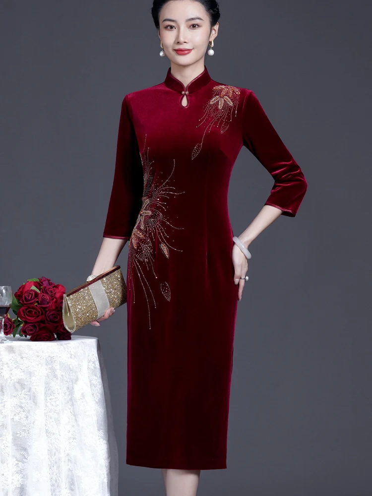 

Elegant Velvet Wedding Dress for Grandma Special Occasion Wear Comfortable Fit Chinese Style Mid-Length Skirt