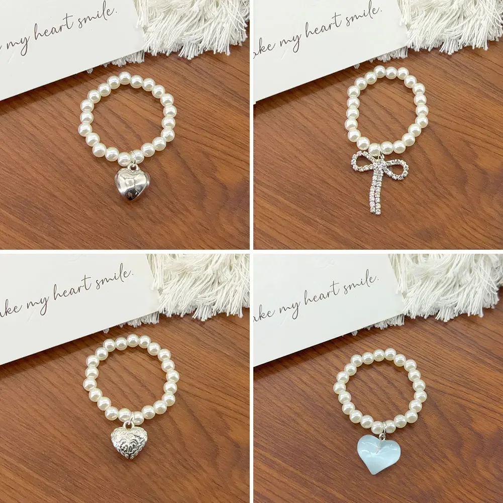 Per Mini Labubu Accessori pendenti Collane di perle a forma di cuore per Labubu V4 Pin per accessori per vestiti per bambole serie Love