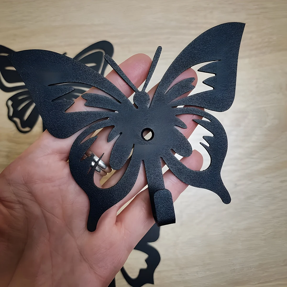 6pcs  Easy-to-Install,Wall-Mounted Hooks for Keys & Hats, Ideal for Office, Restroom Decor Charming Butterfly Metal Key Holders