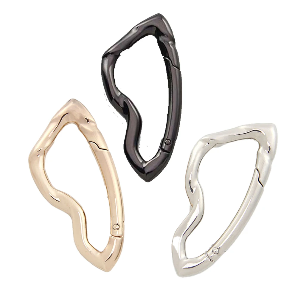 

Big Irregular Twisted Metal Carabiner Spring Keychain for DIY Car Key Chain Punk Bag Waist Buckle Creative Women DIY Keyring Y2K