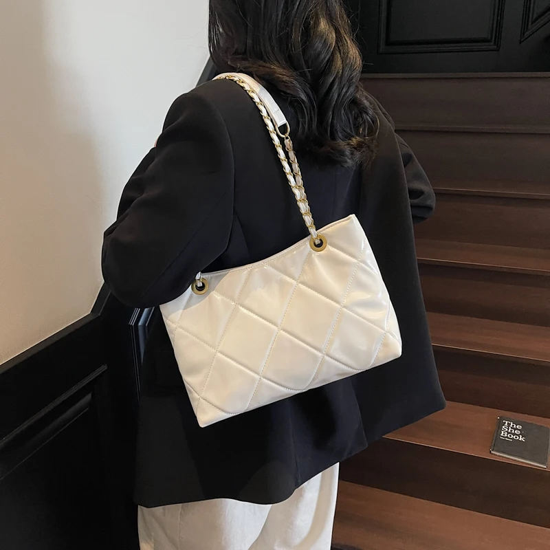 우아한 가죽 클래식 디자이너 파리 스타일 가방 트렌디한 크로스바디 핸드백 여성용 단색 레저 및 비즈니스용
