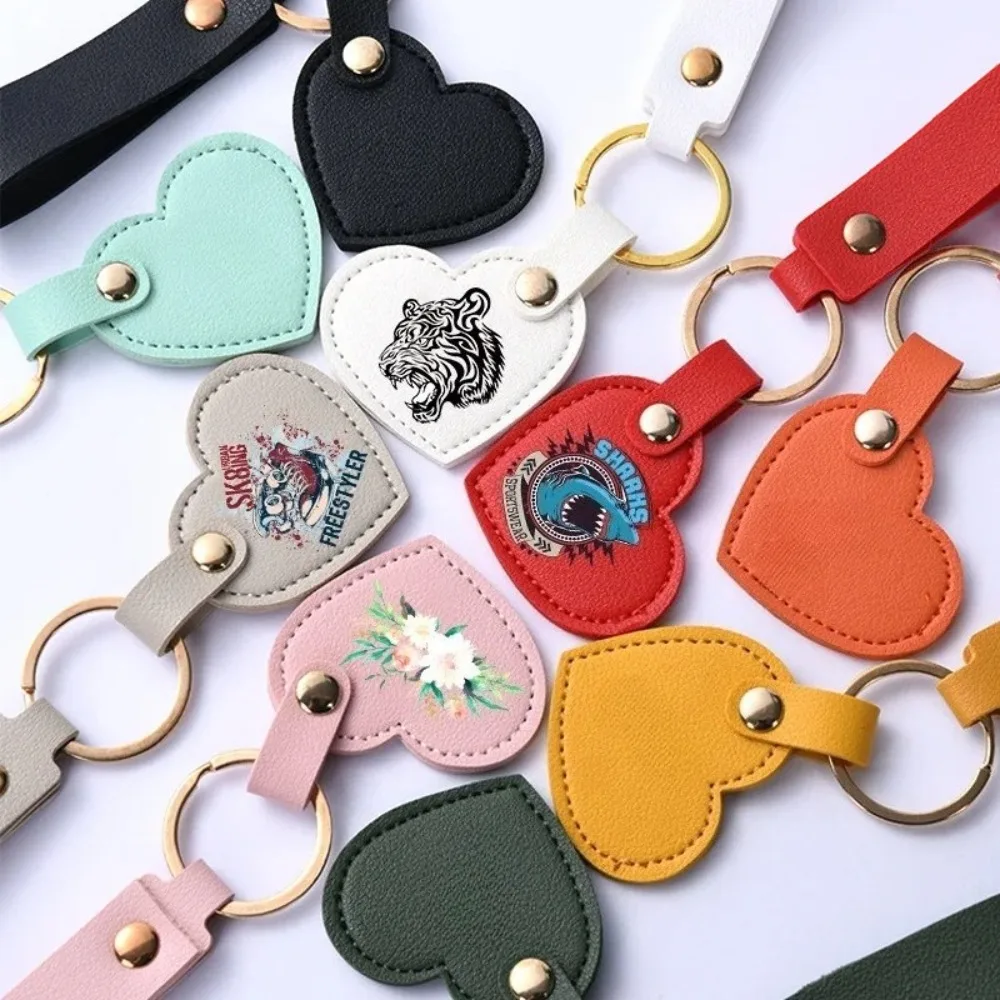 

Персонализированный кожаный брелок в форме сердца с лазерной гравировкой, именной брелок для влюбленных пар, аксессуар для автомобиля и сумки, красочный подарок с печатью