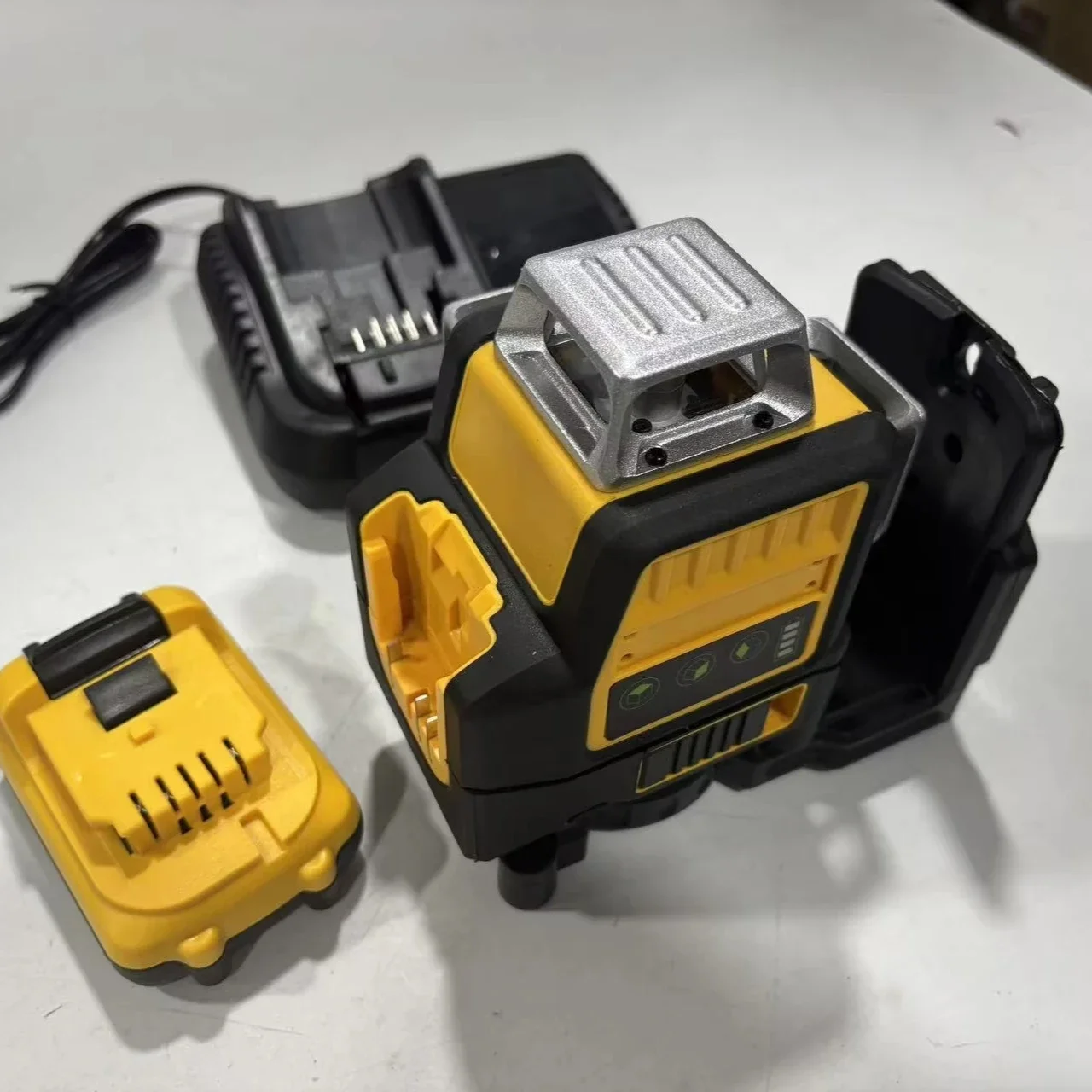

【Hot】Electric Goddess Industrial La-ser Level Self-Levelling 12-Line 3X360 Degrees Green Beam La-ser 12V MAX Li-Ion Battery 12V