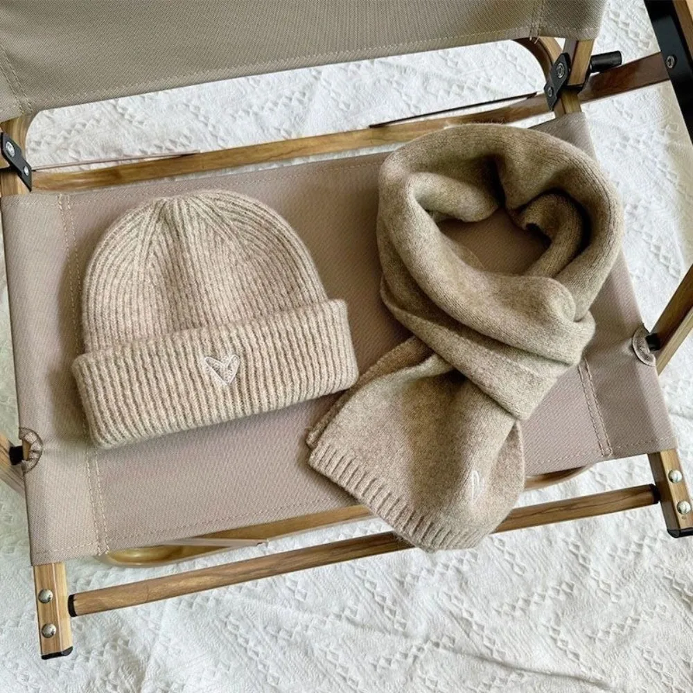 Вязаная шапка с вышивкой в виде сердца и шарфа, однотонная теплая шапка-бини в корейском стиле, теплая утолщенная шапка для шеи, комплект