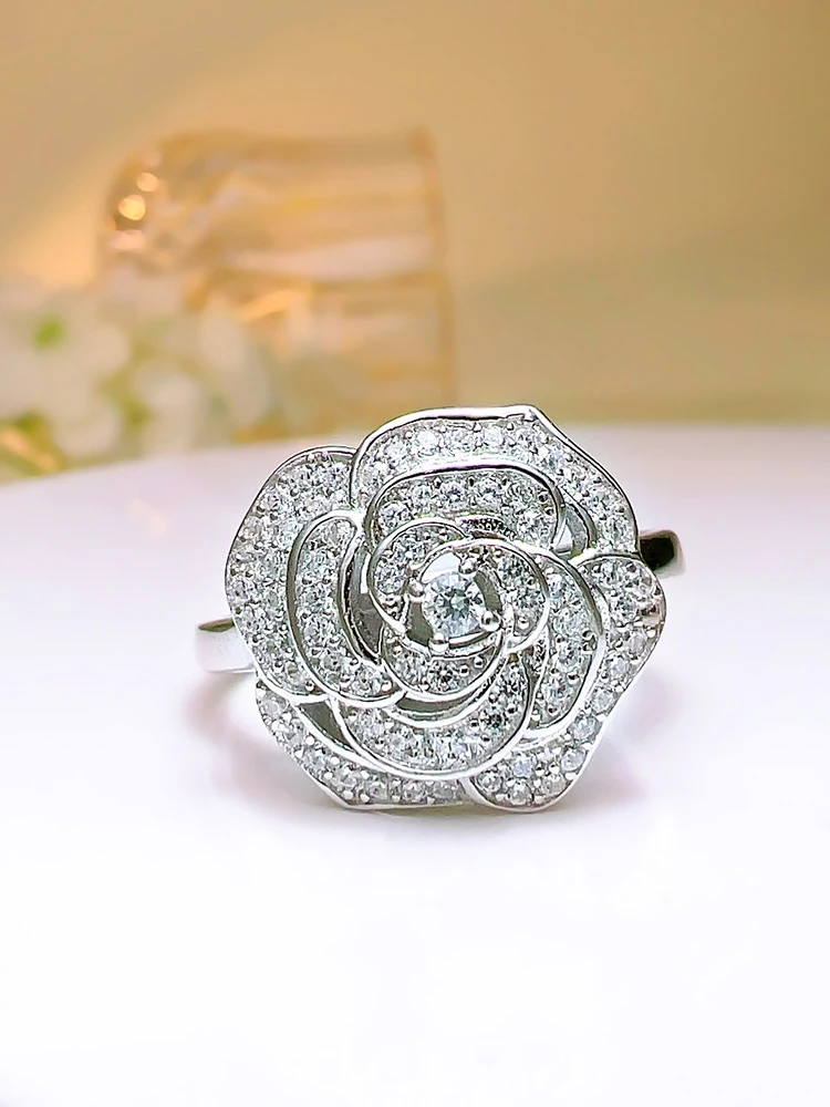 Fashionable Jewelry S925 Pure Silver Camellia Ring for Women's Fashion Luxury Setting Ring with a Small Style