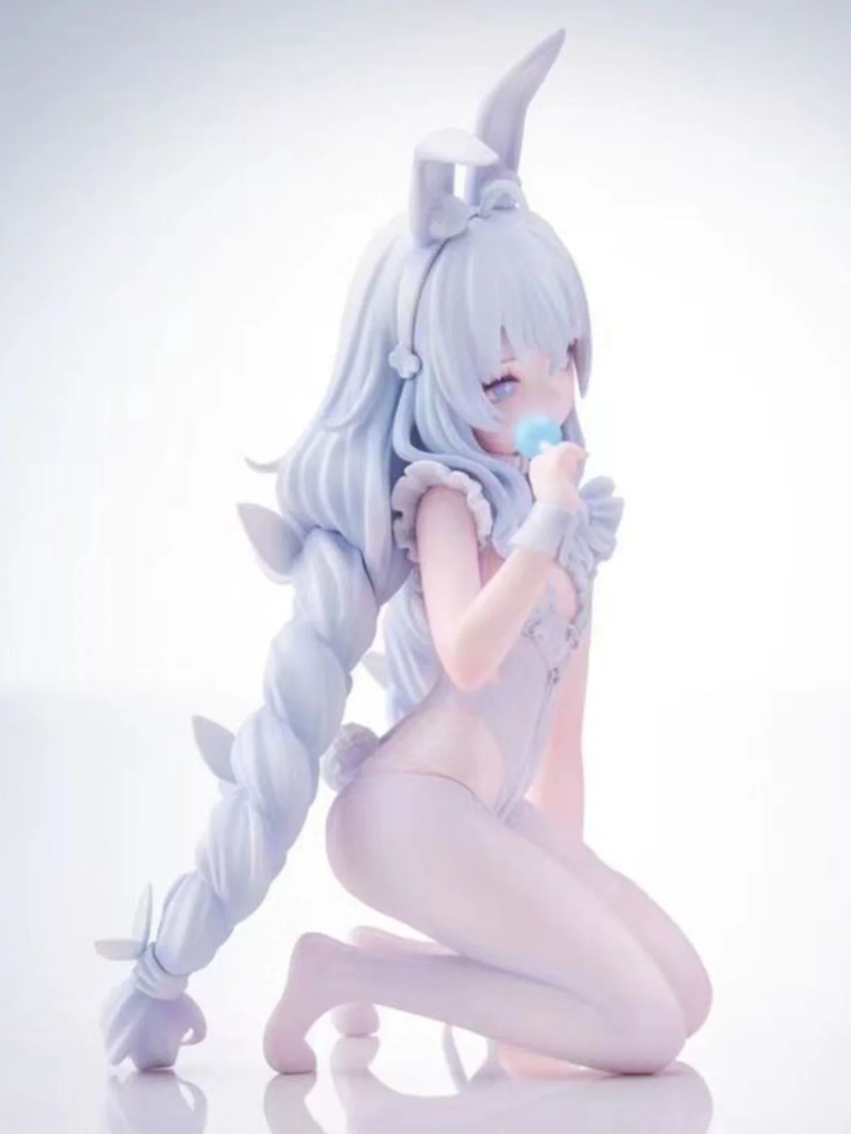 Blue Route Kneeling Vicious Figure Lazy White Rabbit Second Dimensional Rabbit Girl Beautiful Girl Model Tabletop Ornament