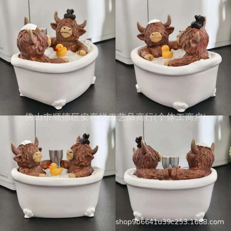 Cute Highland Cows Bathtub Resin, Figurine Statue Funny Cow Sculpture, Holding Wine Glass Bathroom Home, Desk Ornament Gift Deco