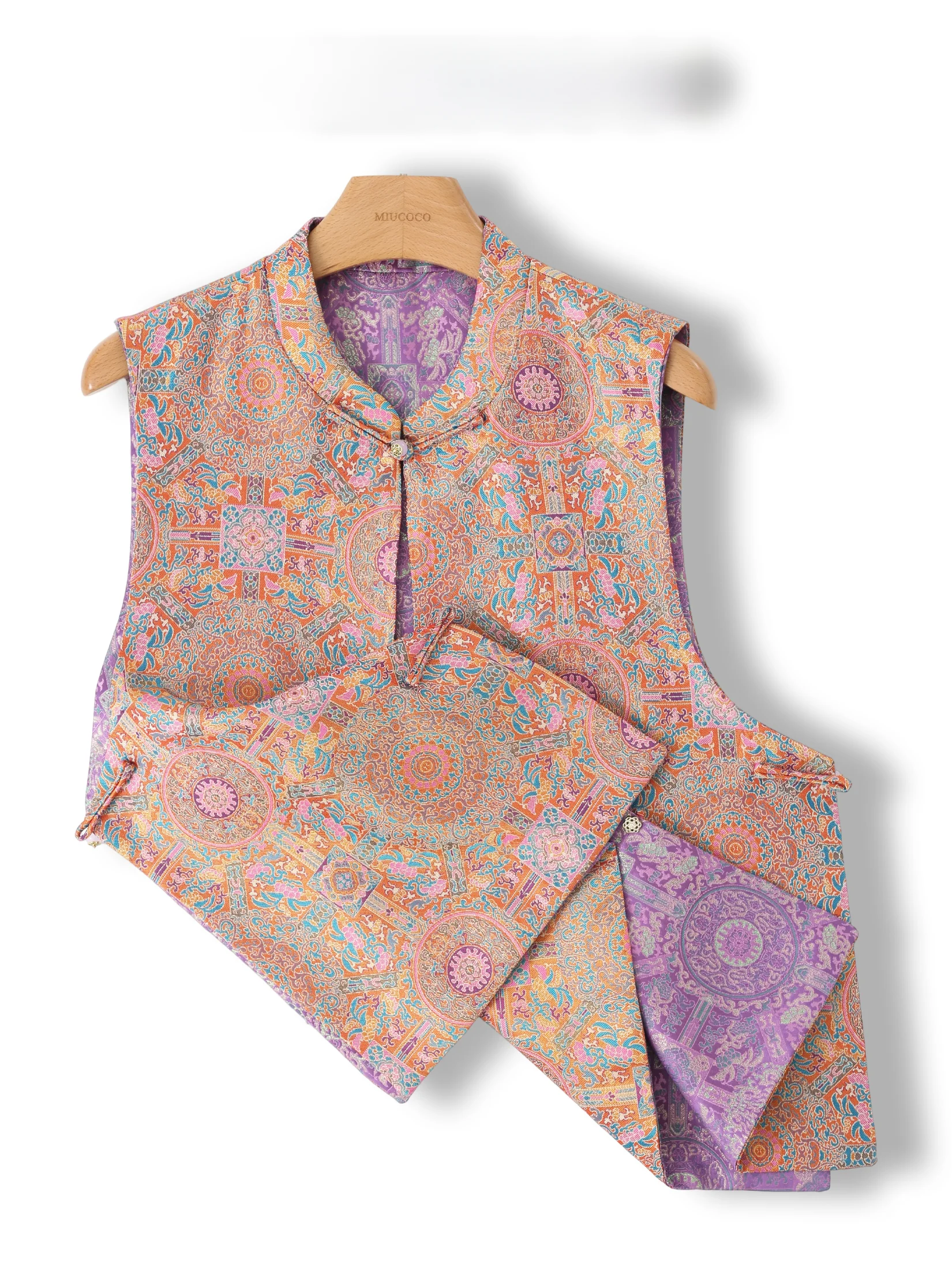 

New Chinese Style Soft Floral Brocade Women's Vest How to Wear It Beautifully Traditional Elegant Fashionable Outerwear