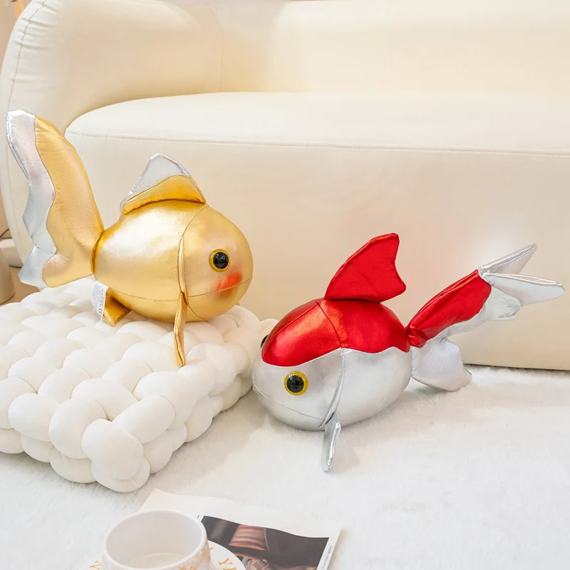 Peluche de Pez Dorado Koi de la Suerte, Juguete de Peluche de Cuero PU Suave, Muñeco de Pez de Dibujos Animados, Decoración del Hogar, Regalo de Cumpleaños para Niños, Cojín de Animales, Almohada