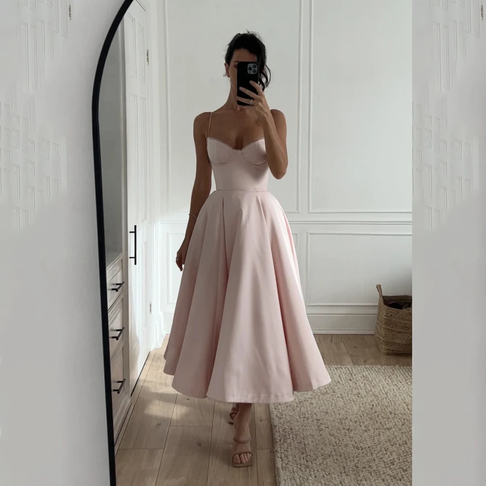 

Simple Spaghetti Straps Satin Puffy Prom Dress A-line Tea-Length Backless Prom Party Gown robes de soirée