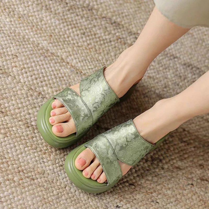 Women\'s Slippers and Ladies Sandals Soft Rubber Slides Sabot Shoes On Offer Stylish Sale Natural Skin Summer 2024 Trend Original