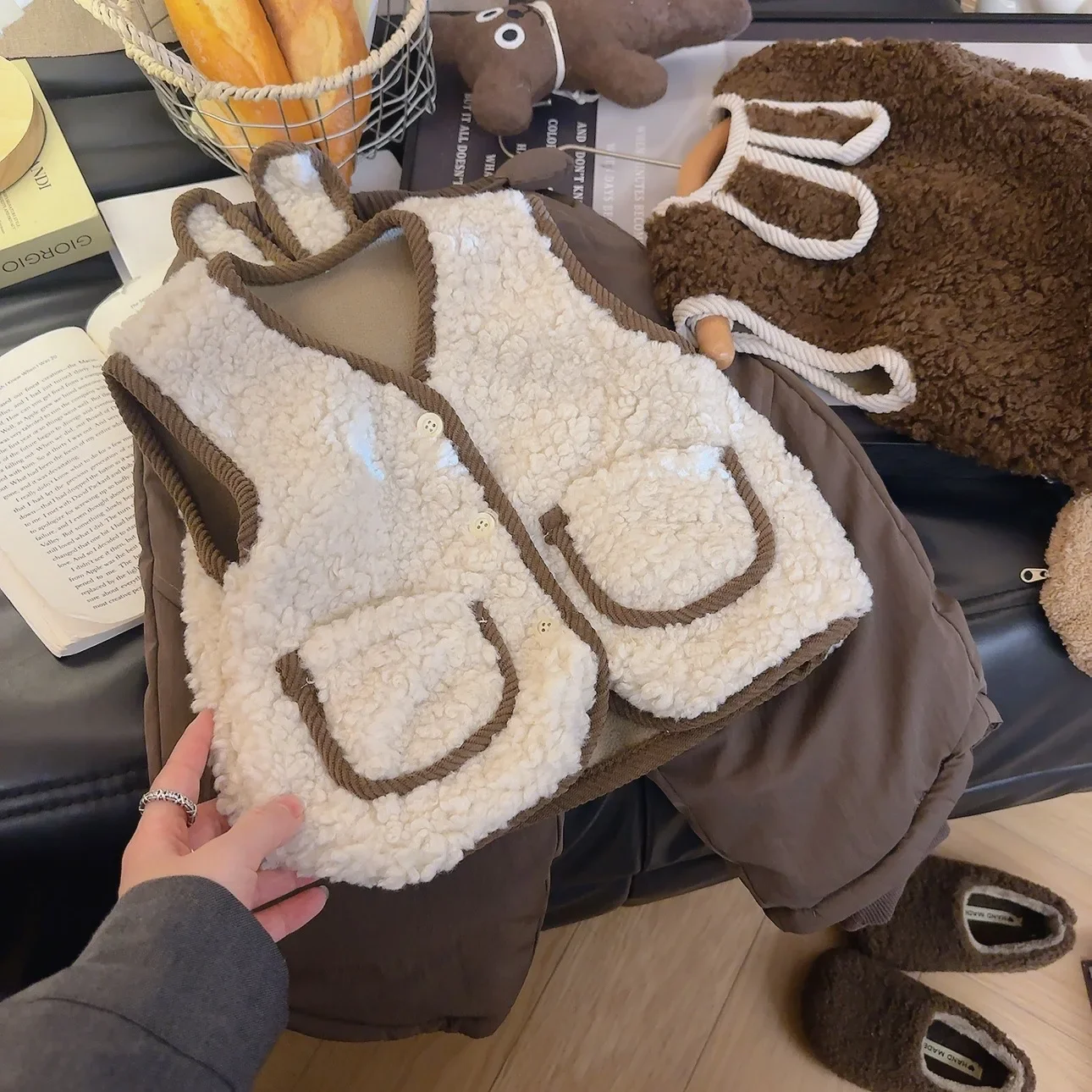 New Autumn Winter Baby Lamb Wool Warm Waistcoat Girls Bunny Ears Plush Vest Single Breasted Layer Child Warm Fashion Warm Coat